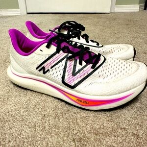 Women’s New Balance Fuel Cell Size 10.5
